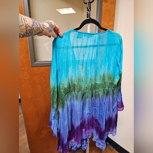 The pyramid collection tie dyed tie front top - Picture 3 of 5